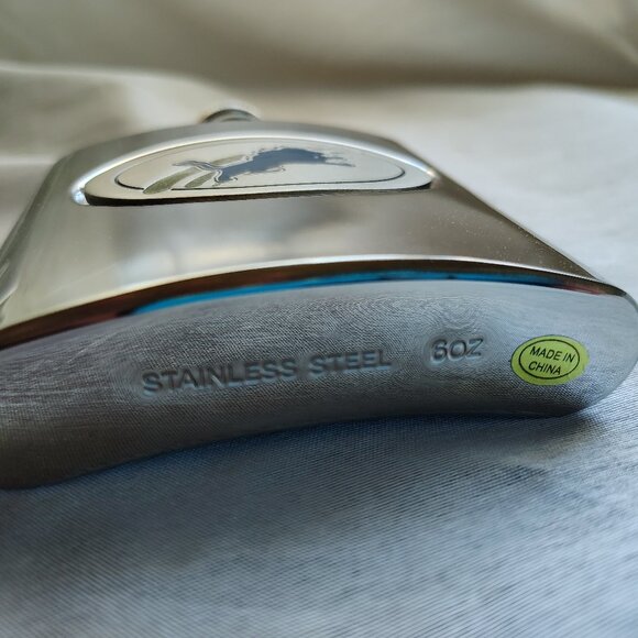 Detroit Lyons NFL Hip Flask - Picture 6 of 9